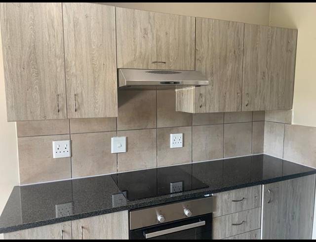 2 BEDROOM PROPERTY TO RENT IN FLEURHOF